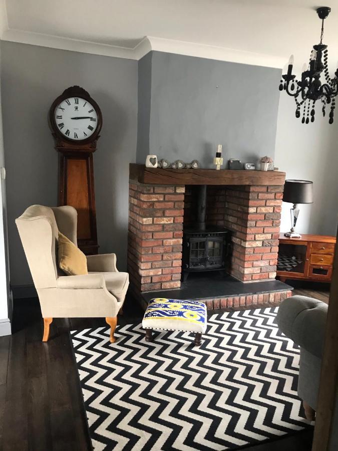 Charming 3 Bedroom House With A Warmth Character Glyn Neath Exteriör bild