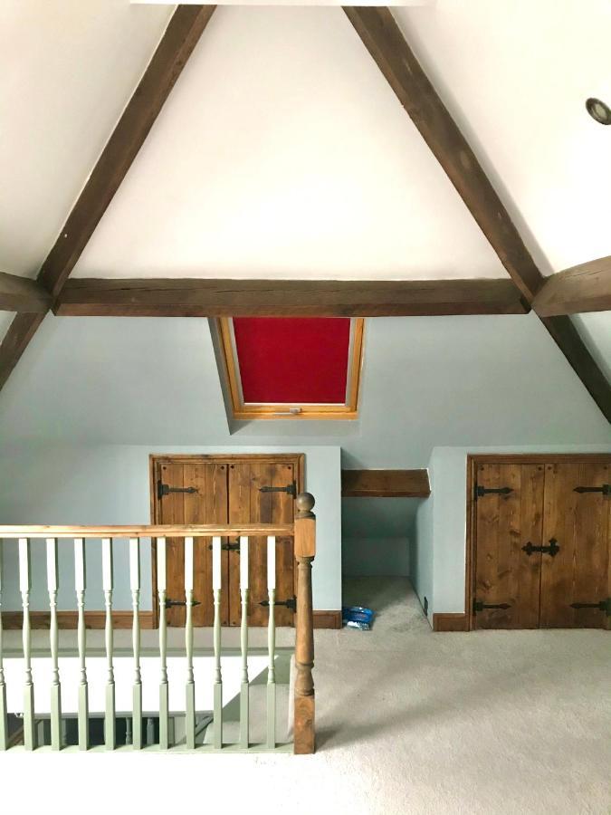 Charming 3 Bedroom House With A Warmth Character Glyn Neath Exteriör bild